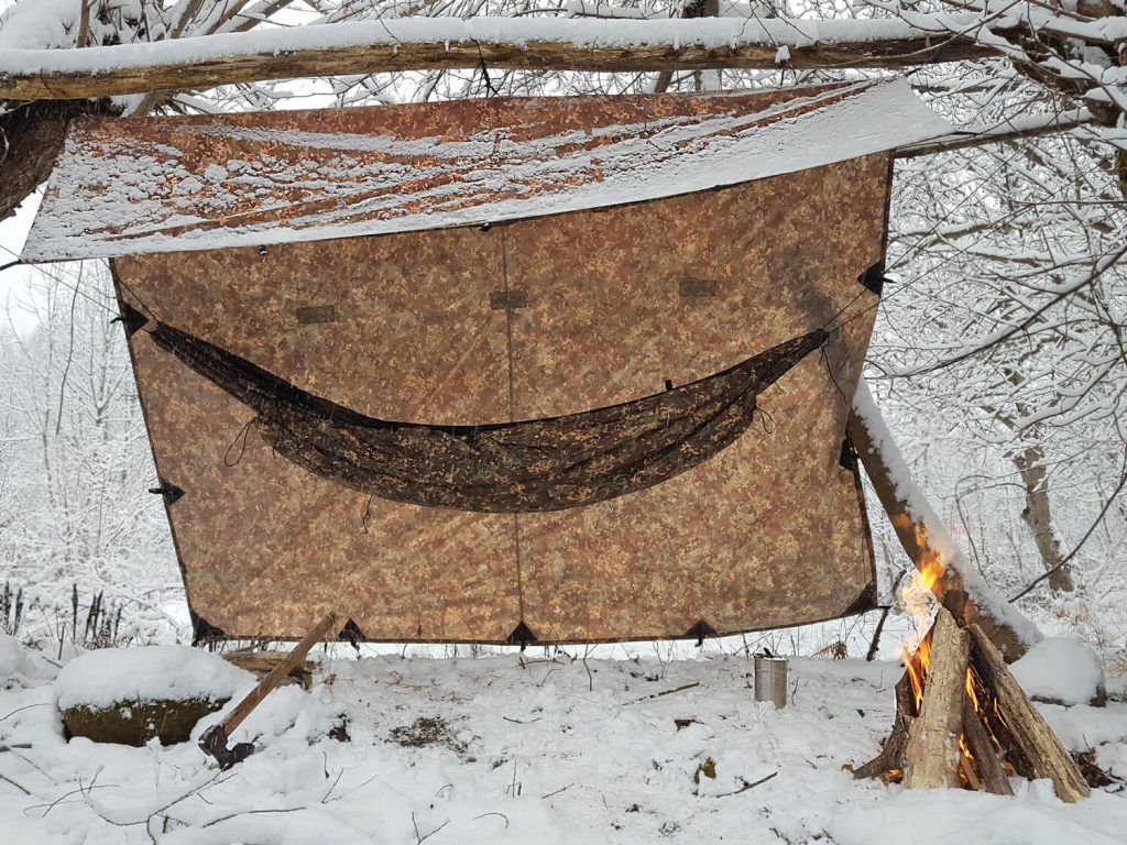 Camping-cu-hamacul- outdoor-bushcraft